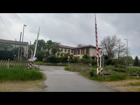 Passaggio a livello Boglietto (AT) treno a vapore - Level crossing steam train -Bahnübergang