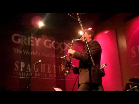 Michael Lington Performs "Show Me" Live at Spaghettinis