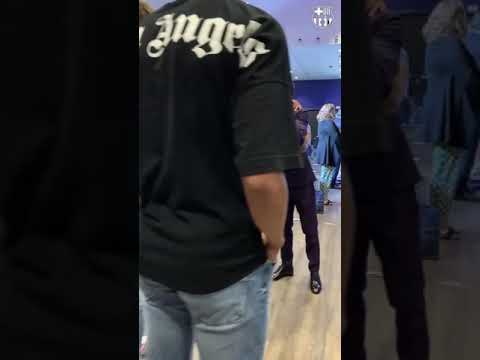 Leo Messi hugs Barcelona players and say goodbye to them