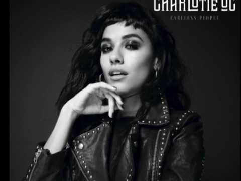 Charlotte OC - In Paris