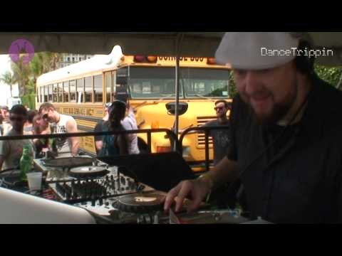 Lovebirds - My Man [played by Tom Middleton]