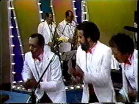 El Combo Del Ayer-Ojos Chinos