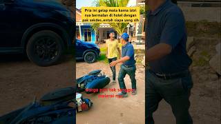 Download lagu Because his wife was having an affair, this man went berserk, beating the village secretary #tren... mp3