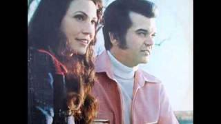 You&#39;re the Reason Our Kids are Ugly - Lorretta Lynn &amp; Conway Twitty.avi