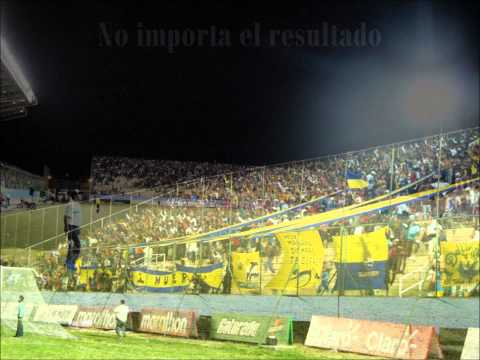 "Para que a primera volvamos Perro muerto Delfin SC" Barra: La Banda Cetácea y Perro Muerto • Club: Delfín SC • País: Ecuador