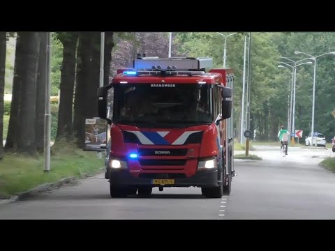 Brandweer Tankautospuit Woensel 22-2431 en Centrum 22-2332 met spoed naar meldingen in Eindhoven