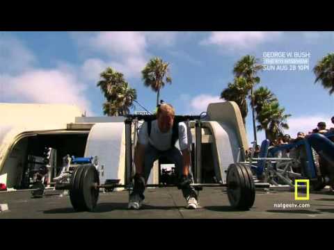 Deadlifting with Robotic Exoskeleton - Funny Ending