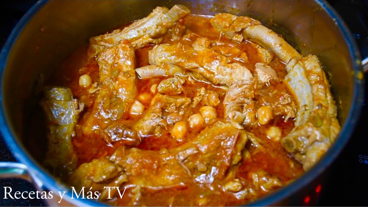 Garbanzos con Costillitas de Cerdo o  Puerco jugosas y tiernitas