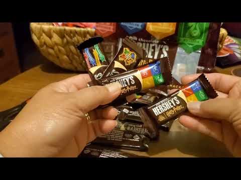 WHICH HOUSE A WAITS? HERSHEY'S HARRY POTTER!HALLOWEEN EDITION!! #unboxing #chocolate