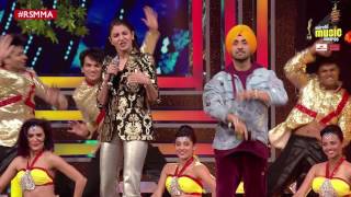 Phillauri duo Anushka Sharma &amp; Diljit Dosanjh Perform at Royal Stag Mirchi Music Awards | #RSMMA