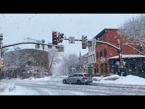 02-07-2021 Doylestown, PA- Very Heavy Snow Falling in the Center of Town