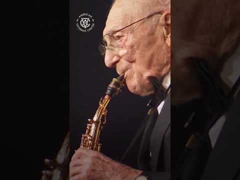 104-year-old WWII Veteran Performs Glenn Miller Classic