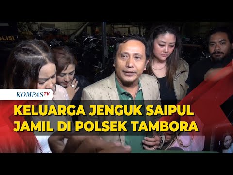Keluarga dan Kuasa Hukum Jenguk Saipul Jamil di Polsek Tambora