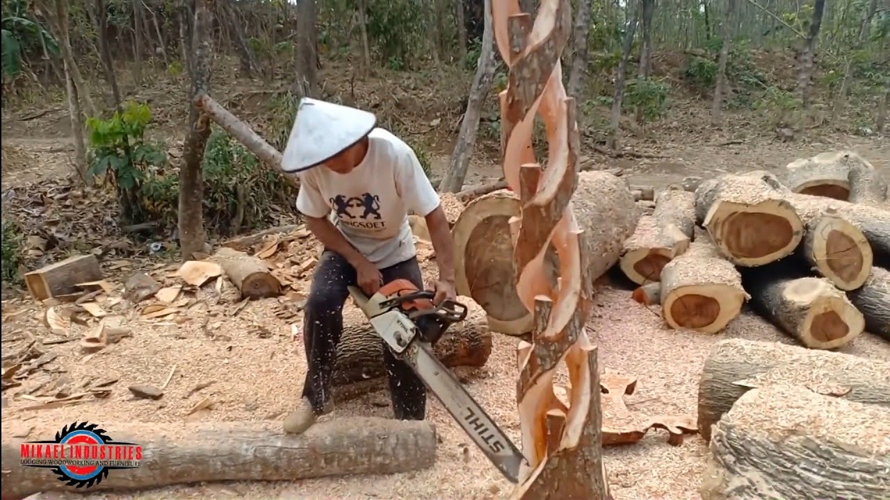 Amazing sculpture using a chainsaw and blocks of wood by Arienpeople Holic