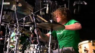 Deftones perform &#39;Back to School&#39; at Reading Festival 2011, BBC