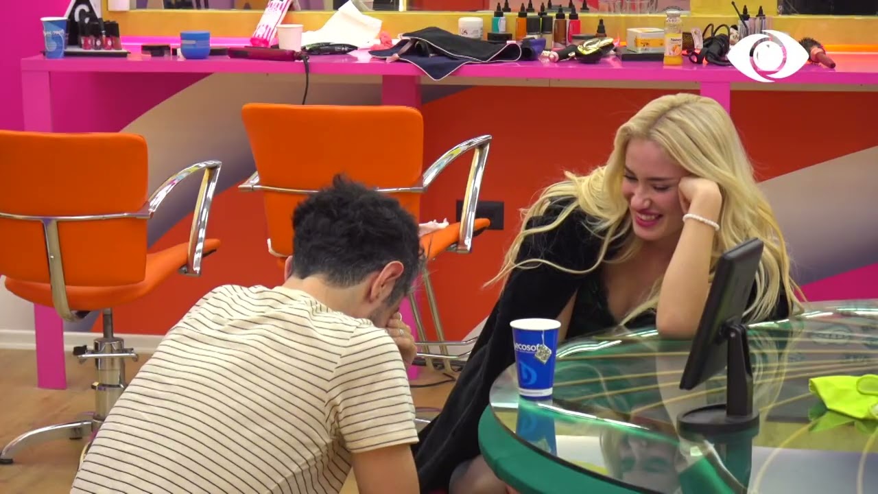 Nuk tallem!/ Amos sqaron Dean për puthjen e 'vjedhur'