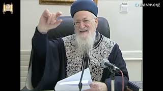 סדר הדלקת נרות שבת - פרשת תצוה תשס"ח - מרן הרב מרדכי אליהו (הרב מרדכי אליהו זצ"ל) - התמונה מוצגת ישירות מתוך אתר האינטרנט יוטיוב. זכויות היוצרים בתמונה שייכות ליוצרה. קישור קרדיט למקור התוכן נמצא בתוך דף הסרטון