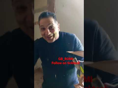 Romanian guy #plastering #build #building #haworld #romania #romanization #romanianbuilder