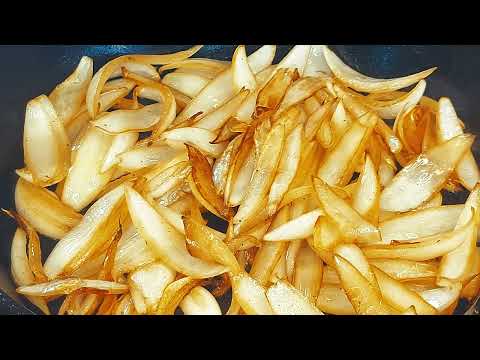 Cast Iron Sautéed Onions - Fast and Easy