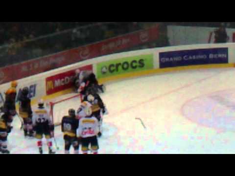 SCB vs. Kloten Flyers Schlägerei