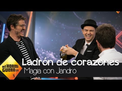 Jandro roba 'los corazones' de Pedro Pascal con un impresionante truco de magia - El Hormiguero 3.0