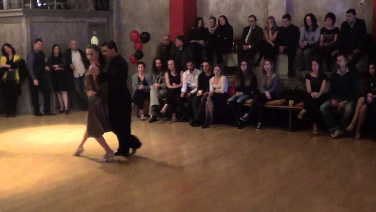 Dionisis Theodoropoulos & Chloe Theodoropoulou 1/4 - Ilusión Azul