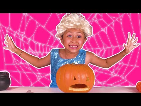 HALLOWEEN PUMPKIN CARVING CHALLENGE - Magic & Fun Games For Kids - Princesses In Real Life Video