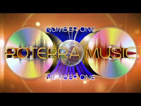 Laura Vas si Alex kojo