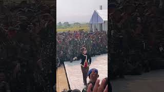 Download lagu Panggung prajurit batujajar #tni #dewipersik #fyp #dangdut #panggunghiburan mp3