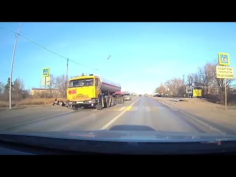 В Волгограде автоцистерна сбила подростка