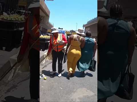 🇿🇦 keeping Johannesburg city clean #walkafrica #travel #southafrica #johannesburg