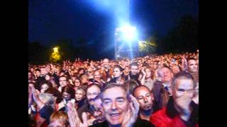 preview picture of video 'Les prisons de Nantes - Nolwenn Leroy - Live à Saint Sébastien sur Loire'