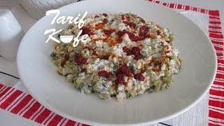 Yoğurtlu Kara Lahana Salatası