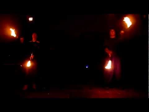 gruppo giokcalima brescia spettacolo di giocoleria con il fuoco montone