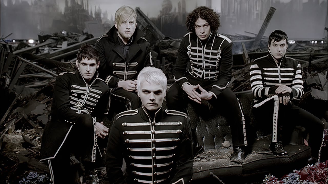 My Chemical Romance - Welcome To The Black Parade [Official Music Video] [HD] - YouTube