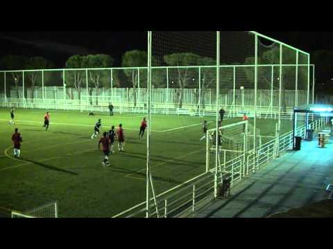 Fútbol 7 Bravo.  Primera Jornada 16.  Neumáticos González - Saja Café & Copas