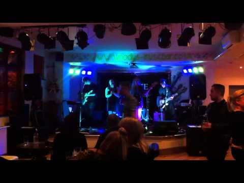 Freeze cover 'use somebody' Kings of Leon live at Woodys bar