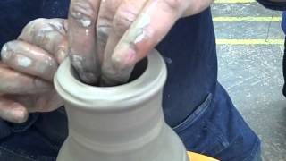 Throwing a composite pot.AVI
