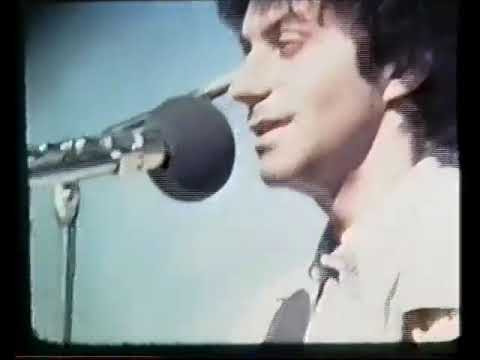 Matti Caspi and Shlomo Gronich- a painting (live in the 1973 war) - English Subtitles