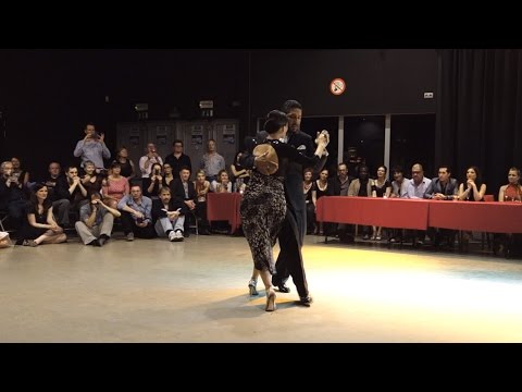  Roberto Zuccarino  and  Magdalena Valdez  are  dancing  to  the  milonga  "  Milonga del Recuerdo  "  by  Juan D'Arienzo  at  Antwerpen Tango Festival  in  2015