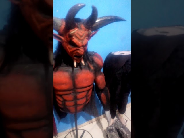 Vídeo relacionado con W WIDMANN MILANO Party Fashion - Máscara de diablo, demonio, cabra, Lucifer con cuernos y cruz, Halloween y carnaval