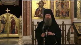 Батюшка рассказывает анекдот.