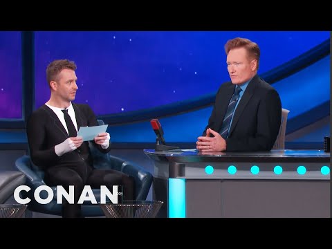 Chris Hardwick Gives Conan A Comic-Con® Citizenship Test | CONAN on TBS