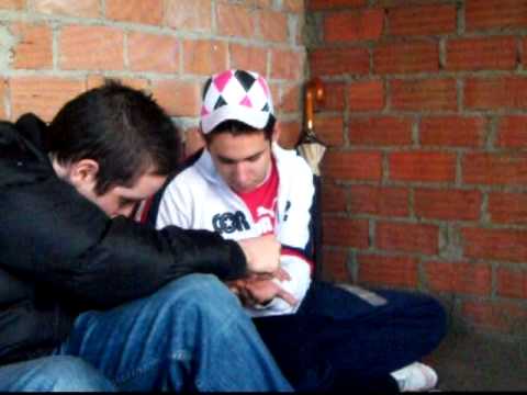 asiieNdonos un 3 papeles