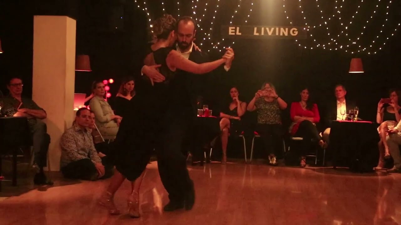 Pablo Rodríguez y Majo Martirena - En el Salón
