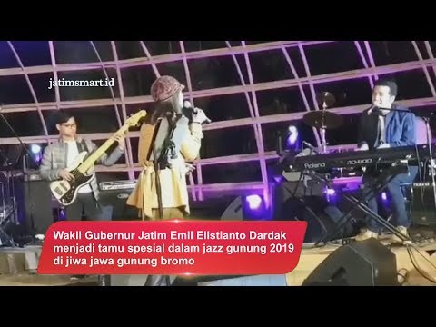 Penampilan Emil Dardak di Jazz Gunung 2019