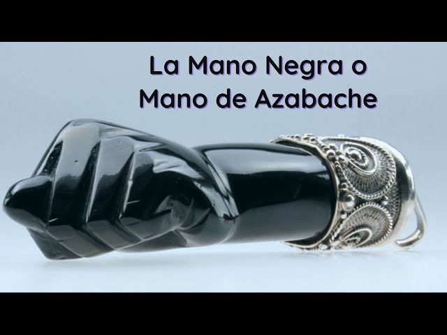 Vídeo relacionado con Passo Colgante mano negra en plata 925 - Amuleto mal de ojo en un colgantito puño color azabache - El colgante higa o figa se envía en una caja de regalo
