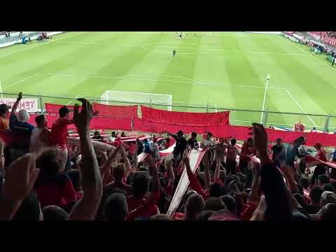 "Independiente 1-1 Aldosivi - La hinchada" Barra: La Barra del Rojo • Club: Independiente