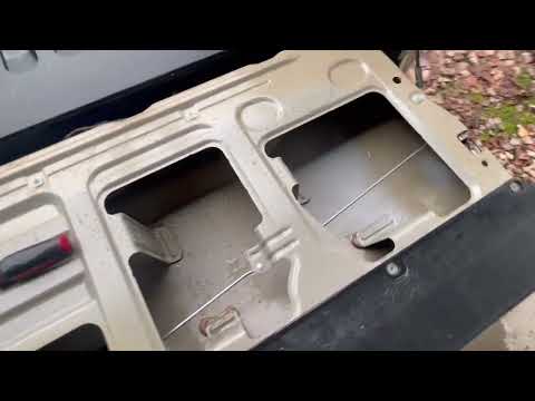 Stuck Tacoma Tailgate