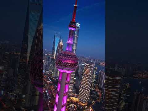 Shanghai Tower shines bright like a diamond in the Sky !!